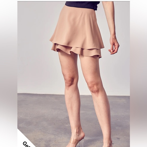 Do+ Be WOMENS DOUBLE LAYERED CREAM SKIRT WITH BUILT IN SHORTS SIZE SMALL - Picture 2 of 9